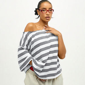 Camiseta de punto casual sólida con hombros descubiertos y manga corta para mujer, top elegante y sexy con bordado a rayas para verano. - Product Image 4