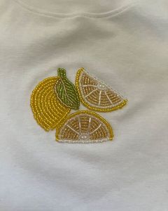 Débardeur brodé de perles haut de gamme pour femmes avec motifs uniques, hauts brodés de perles personnalisés et élégants avec logo - Product Image 4