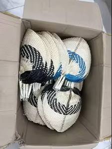 Abanico de bambú artesanal tradicional, diseñado para un estilo de vida sostenible y uso diario. - Product Image 5