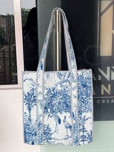 กระเป๋าผ้าแคนวาสลายทางสีขาวขายส่ง  ขนาดใหญ่  กระเป๋าสะพายไหล่สำหรับผู้หญิง  ใส่ของได้เยอะ  รับสกรีนโลโก้  ของขวัญคริสต์มาส - Product Image 1