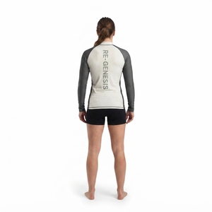 Rashguard de compression BJJ sans Gi pour femme 210GSM en polyester recyclé sublimé, pour grappling et MMA, fabricant de vêtements personnalisés OEM - Product Image 2