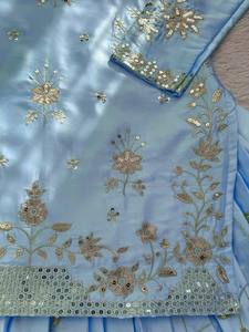 Elegante Vestido Anarkali Salwar Kameez de Seda Azul Claro con Bordado Dorado para Mujer, Ropa Tradicional India y Pakistaní para Bodas - Product Image 5