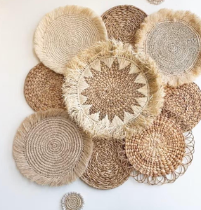 Étagère murale ronde minimaliste en jute naturel, style Art déco, avec motif vertical fleurs et plantes, décoration d'intérieur artisanale et durable - Product Image 2