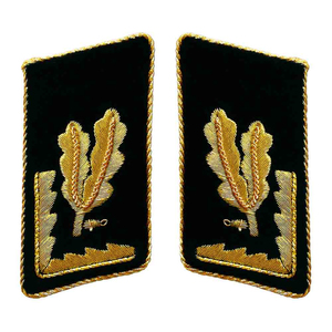 OEM de haute qualité : Écussons 3D, Écussons de col argentés, Écussons de col en tissu noir à motif feuille avec bouton plaqué et clip en laiton, Épingles de col personnalisées Ronpen - Product Image 1