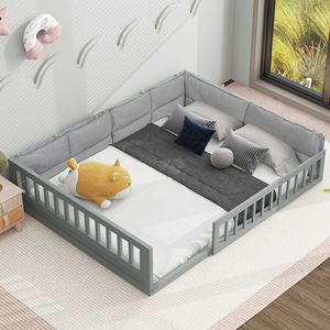 Letto matrimoniale in legno imbottito grigio con piattaforma e sponda di protezione - Product Image 1