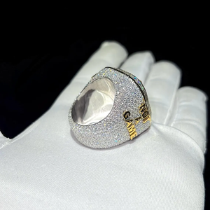 Anillo de Diamantes Moissanite Personalizado con Letra, en Plata de Ley 925 con Acabado en Dos Tonos, Joyería Hip Hop - Product Image 3