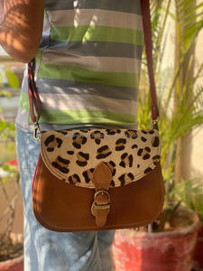 Nouveau design de sac à main en cuir recyclé de style occidental Sac à main multicolore Sac à bandoulière élégant à imprimé animal pour femmes - Product Image 4