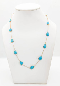 Collier en turquoise naturelle en or jaune massif 18 carats avec pierre précieuse bleu ciel sertie en clos et facettée - Product Image 5