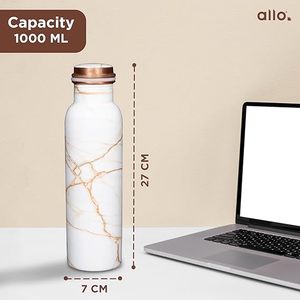 Botella de Agua de Cobre con Patrón de Mármol, Aislada al Vacío, Portátil, Diseño Minimalista, Blanca con Vetas Doradas - Product Image 3