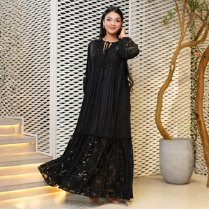 Elegante Vestido Largo de Encaje Negro para Mujer - Product Image 5