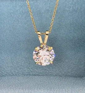 Colgante Solitario de Moissanita Redonda Brillante de 4.00 Ct G VS1, Chapado en Oro con Cadena de Plata 925 de 18 Pulgadas para Mujer - Product Image 5
