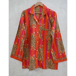 Ensemble de pyjama en coton imprimé à la main avec motifs floraux pour femmes, respirant, pour la détente et la nuit - Product Image 2