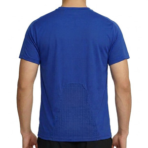 เสื้อยืดกีฬาผู้ชายผสมโพลีเอสเตอร์และสแปนเด็กซ์คุณภาพสูง เนื้อผ้าบางเบา แห้งเร็ว ป้องกันแบคทีเรีย เหมาะสำหรับออกกำลังกายและฟิตเนส - Product Image 2