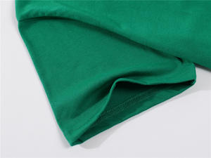 Camiseta de Manga Corta Casual de Color Sólido CVC de 32 Hilos y 180 g, Transpirable para Verano, con Logotipo Bordado Personalizado, Precio de Fábrica de Bangladesh y China - Product Image 2