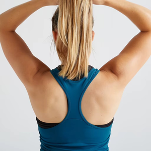 Camiseta sin mangas de cuello redondo para mujer, color azul sólido, de secado rápido, estilo deportivo, corte regular - Product Image 6