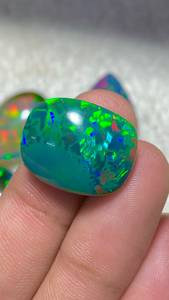 Opale d'Éthiopie Welo naturelle, taille ovale, pierre précieuse en vrac, vert-bleu, jeu de couleurs multibrillantes, certifiée par une tierce partie pour la fabrication de bijoux - Product Image 2