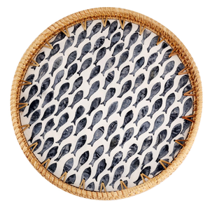Plateau en rotin et nacre tendance avec motif poisson, idéal pour le café, le petit-déjeuner et le rangement – Parfait pour les hôtels et complexes hôteliers - Product Image 1