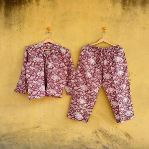 Conjunto de Pijama de Algodón para Mujer con Estampado Floral, Manga Larga, Cuello Camisero, Cintura Elástica, Corte Medio, Largo hasta la Rodilla, Ropa de Dormir Informal - Product Image 1