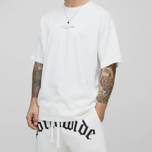 เสื้อยืดโอเวอร์ไซส์สไตล์โกธิคแบบสตรีทแวร์ทั่วโลก และชุดเดรสสองชิ้นแบบสตรีทแวร์พิมพ์ลายผ้าฝ้าย 100% ชุดเสื้อยืดและกางเกงขาสั้นสำหรับผู้ชาย - Product Image 3