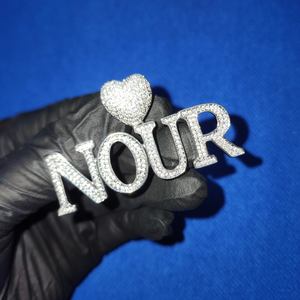 Pendentif personnalisé en or 18 carats plaqué or avec lettre en moissanite et diamant, motif Sarah avec cœur, bijou de luxe unisexe, cadeau - Product Image 2
