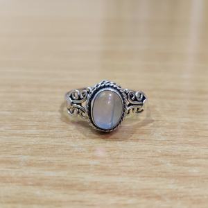 แหวนพลอยมูนสโตนแฟนซี เงินแท้ 925 แหวนแต่งงานทันสมัยสำหรับทั้งชายและหญิง - Product Image 1