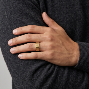 DIVYORO Bague classique pour homme plaquée or 22 carats avec bande côtelée - Product Image 3