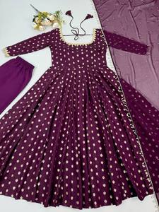 TENNECY Nueva Colección de Diseñador, Conjunto de Vestido y Dupatta de Chanderi Jacquard Butti para Mujer, Bordado, Completamente Cosido, Reversible, de Secado Rápido - Product Image 3