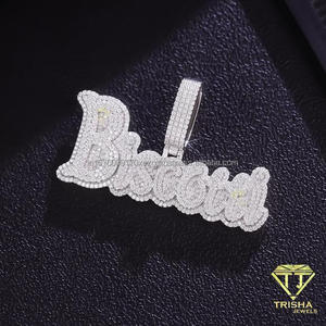 Pendentif personnalisé en moissanite de luxe, motif nom Brooklyn, lettres ciselées, serti de diamants étincelants - Product Image 4