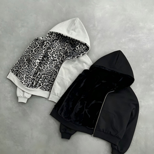 เสื้อฮู้ดลายเสือดาวแบบกลับด้านได้ ระบายอากาศได้ดี แจ็คเก็ตขนแกะซิปหน้าสำหรับผู้ชาย สีดำขาว ทรงโอเวอร์ไซส์ สไตล์สตรีทแวร์ สำหรับฤดูใบไม้ร่วง 100% - Product Image 1