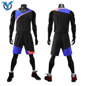 Conjunto de Uniforme de Baloncesto Personalizado para Hombre, Jersey y Pantalones Cortos de Baloncesto de Secado Rápido por Sublimación, Fabricante de Uniformes Deportivos OEM para Equipos - Product Image 6