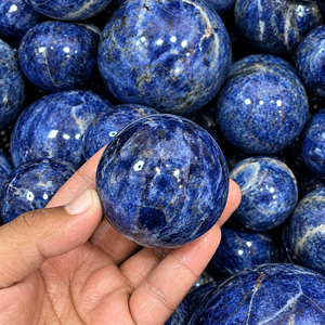 Boule de cristal de sodalite bleue, sphère de pierre polie pour la décoration intérieure, le Feng Shui et la méditation, fabrication directe, tailles personnalisées disponibles - Product Image 5