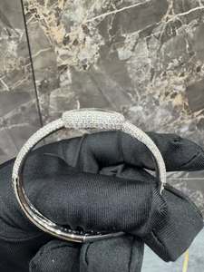 Reloj de Cuarzo con Esfera Ovalada de Acero Inoxidable para Mujer, Cristal de Zafiro, Diamantes Moissanite Incrustados, Números Romanos, Analógico, Lujoso y Moderno - Product Image 4
