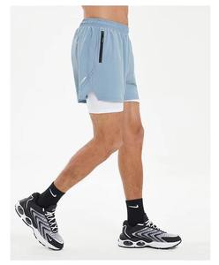 Pantalones Cortos Deportivos Personalizados de Doble Capa, Transpirables, de Secado Rápido, con Bolsillo para Teléfono - Product Image 1