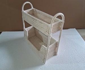 Estante de Almacenamiento de 2 Niveles de Jacinto de Agua Natural Tejido a Mano con Asas, Organizador Decorativo de Mimbre para Almacenamiento y Organización - Product Image 3