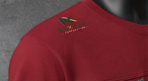 Camiseta Roja de Cuello Redondo para Hombre con Bolsillos con Cremallera, Estilo Workwear, Color Sólido, Tejido de Algodón, Logotipo Frontal, Ropa de Primavera - Product Image 3