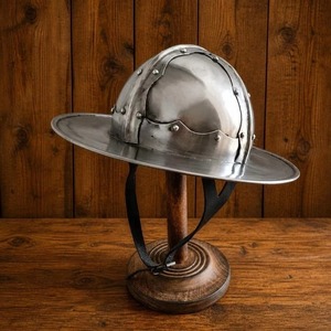 Casque médiéval en acier de calibre 18, poli, pour cosplay et reconstitution historique - Product Image 1
