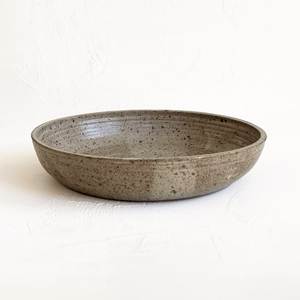 Bol de service en céramique artisanal, bol rustique pour salade et fruits, bol de service en céramique fait main, design Wabi Sabi, bol décoratif non verni - Product Image 1