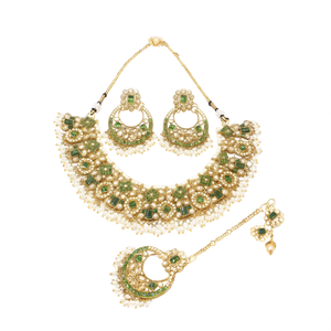 Juego de Collar, Pendientes y Maang Tikka de Perlas Kundan Chapadas en Oro para Novia - Product Image 2