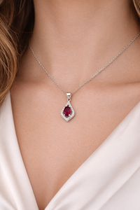 Colgante de plata de ley 925 con halo de rubí, delicado y minimalista, para ella. - Product Image 2