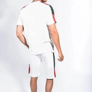 Conjunto de camiseta y pantalones cortos para hombre con paneles en contraste, informal, deportivo, para verano. - Product Image 6