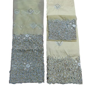 Nuevo y Espectacular George Wrapper de Moda con Pedrería y Patrón Intrincado de Trabajo de Calado en Tela de Tafetán de Seda para Vestidos de Novia - Product Image 1