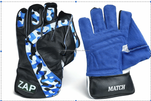 ถุงมือผู้รักษาประตู ZAP Match Small Junior น้ำหนักเบาสำหรับเด็ก  จับกระชับ ทนทาน ใช้งานสะดวก เหมาะสำหรับการฝึกซ้อม - Product Image 3