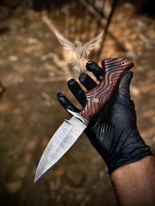 Couteau de chasse Damas d'extérieur avec manche en bois gravé, lame fixe de qualité supérieure, pour le camping et le bushcraft - Product Image 4