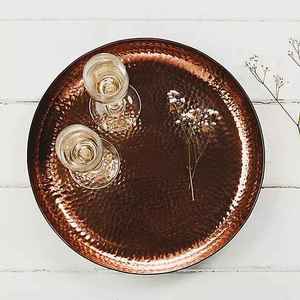 Plateau de service décoratif en cuivre de qualité supérieure avec des bords élégamment surélevés pour la présentation d'aliments, de boissons, de thé, de café et pour un usage domestique - Product Image 3