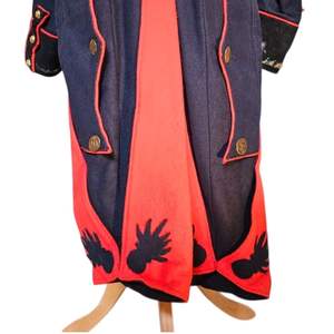 Cette pièce est une reproduction d'un gilet d'uniforme de garde français, inspiré des fracins napoléoniens. - Product Image 3