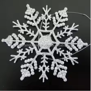 Adornos navideños de metal hechos a mano y atractivos copos de nieve, adornos navideños personalizados - Product Image 4