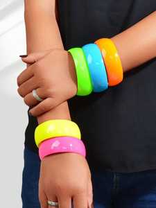 กำไลข้อมือเรซิ่นลายหินอ่อนสีชมพูร้อนแรงสำหรับผู้หญิง ดีไซน์วงกลมไม่สม่ำเสมอ แฟชั่นเครื่องประดับทำมือ แหวนแขนอะคริลิค - Product Image 4