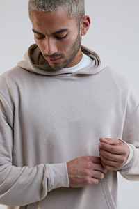 Ensemble tendance pour homme : sweat à capuche et short en molleton de coton gris, couleur unie, haute qualité, personnalisable, coupe décontractée, épaules tombantes, idéal pour l'automne - Product Image 5