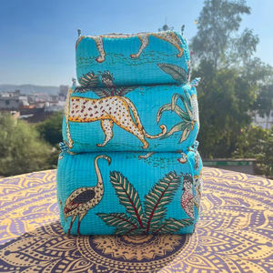 Ensemble de 3 trousses de toilette imprimées Fauna et Flore, en coton matelassé, avec fermeture éclair, motif blocs, style sac à la mode, à pompons, indien, multifonction, vente en gros - Product Image 1