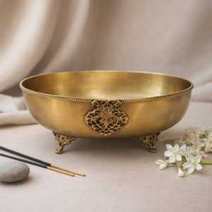 Bol en métal fait main ravissant avec finition polie, design oriental pour la décoration d'occasions de mariage - Product Image 3